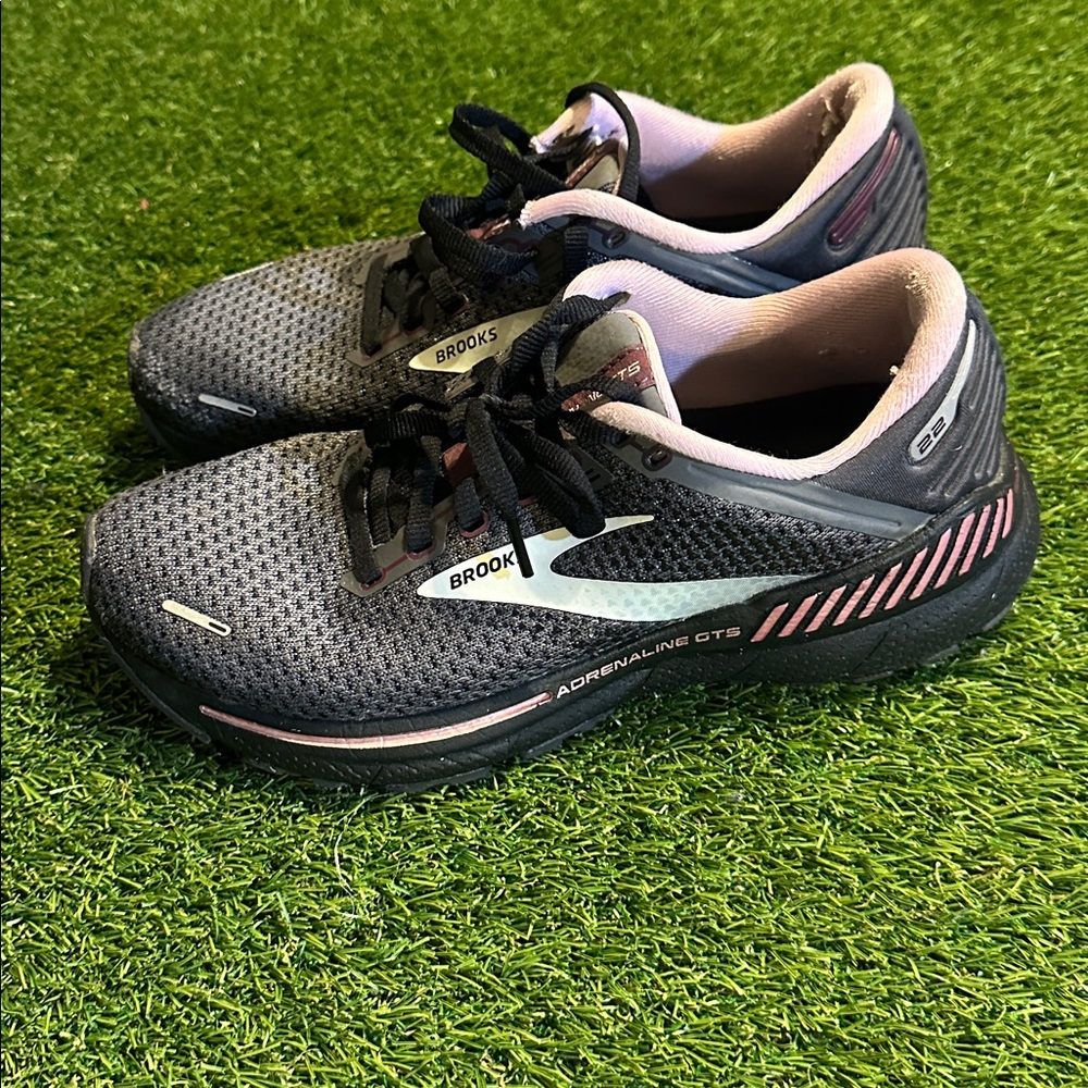 Women’s Brooks Adrenaline GTS 22 Running Sneakers - Picture 2 of 5